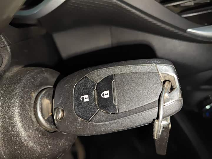 Фото 9 - Chevrolet Tracker