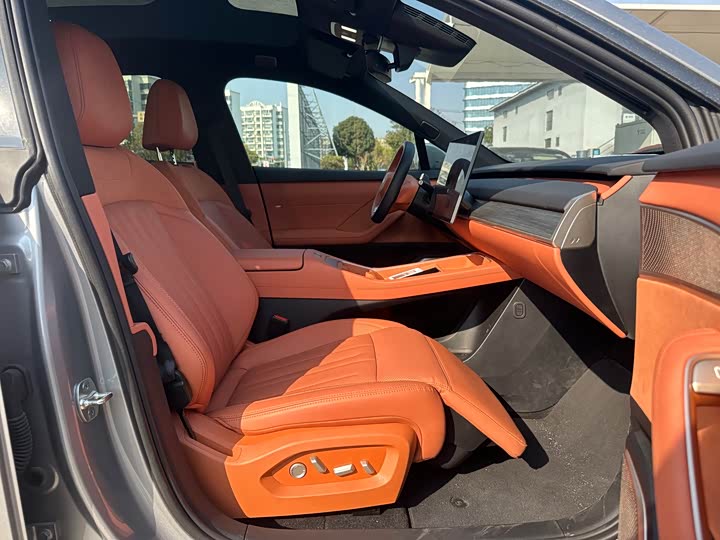 Фото 8 - Nio Onvo L60