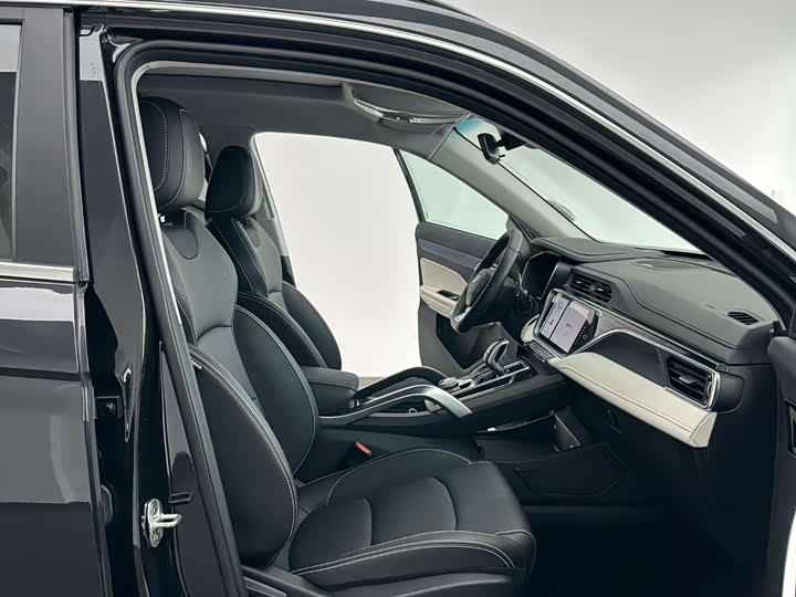 Фото 4 - Geely Atlas