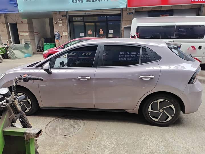 Фото 5 - MG Motor 4 EV