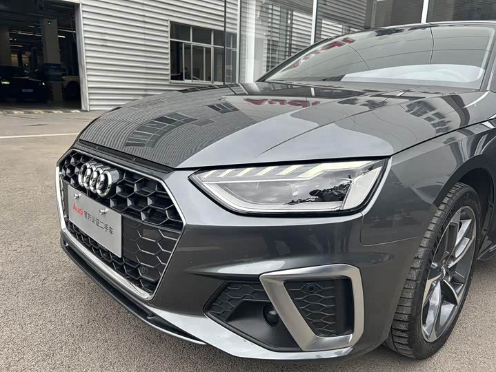 Фото 3 - Audi A4L