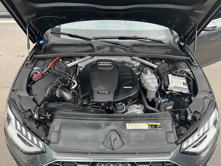 Фото 4 - Audi A4L