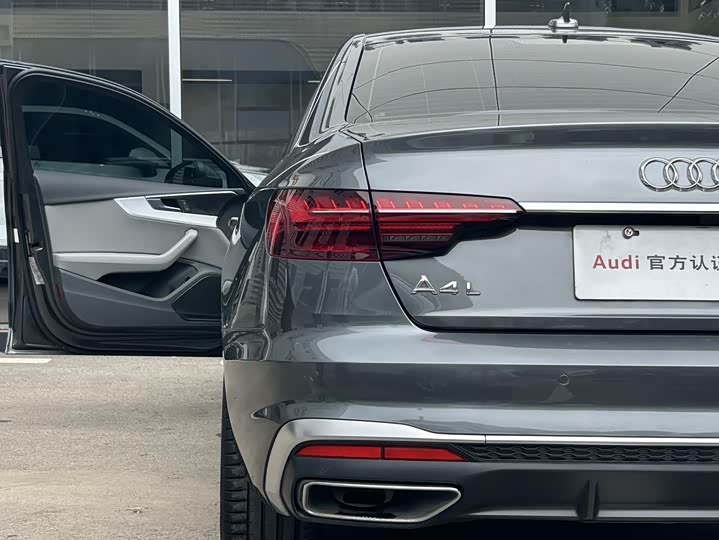 Фото 7 - Audi A4L