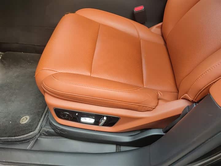 Фото 8 - LiXiang L7