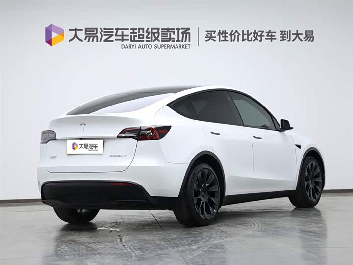 Фото 3 - Tesla Model Y