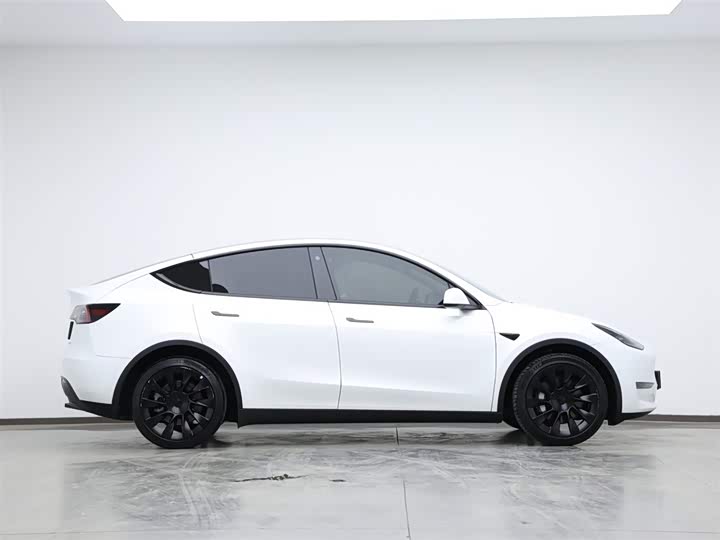 Фото 6 - Tesla Model Y