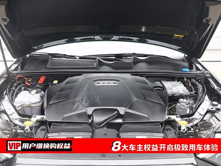 Фото 8 - Audi Q7