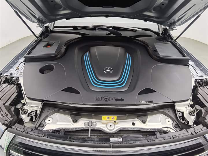 Фото 6 - Mercedes-Benz EQC