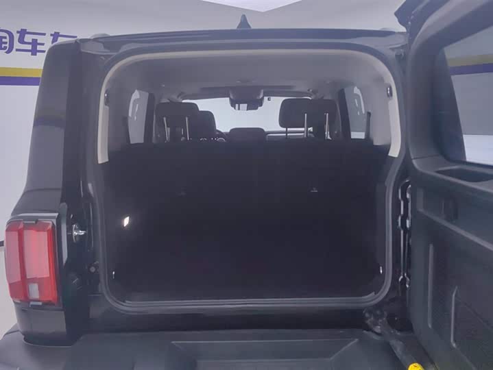 Фото 4 - Tank 300