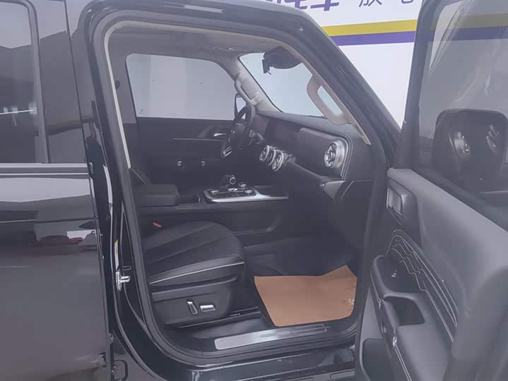 Фото 8 - Tank 300