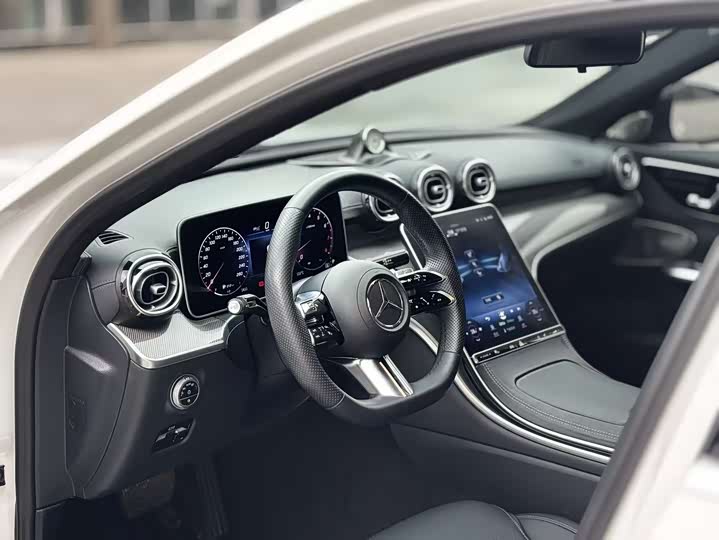 Фото 4 - Mercedes-Benz C-Class