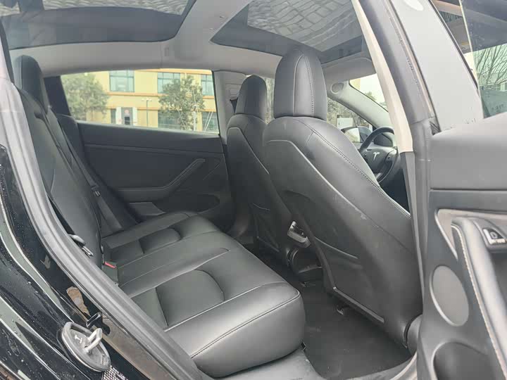 Фото 9 - Tesla Model 3