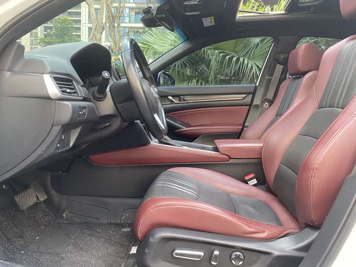 Фото 5 - Honda Inspire