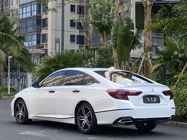 Фото 7 - Honda Inspire