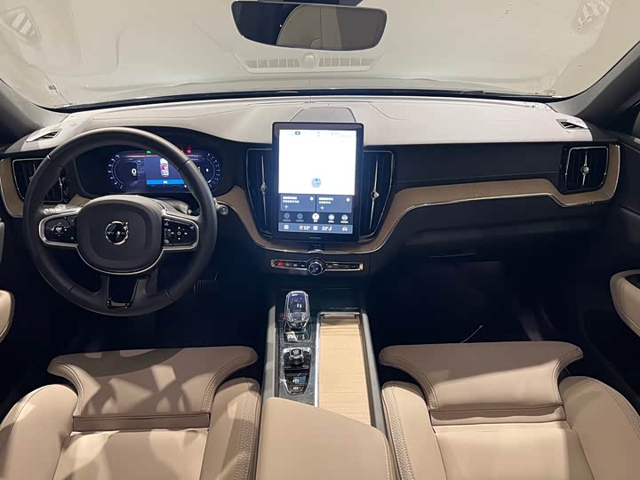 Фото 6 - Volvo XC60