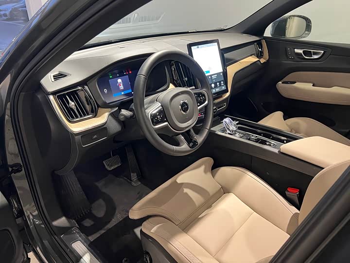 Фото 7 - Volvo XC60