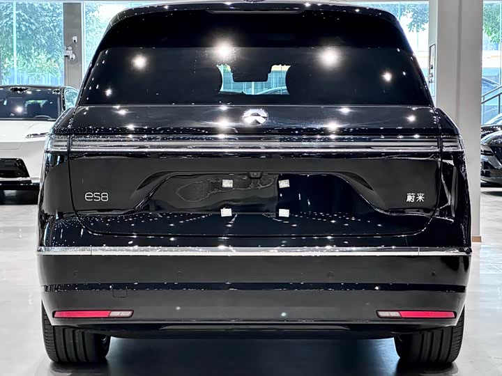 Фото 3 - Nio ES8