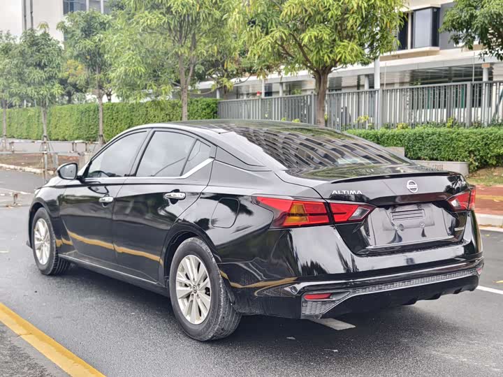 Фото 7 - Nissan Teana