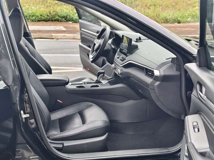 Фото 8 - Nissan Teana