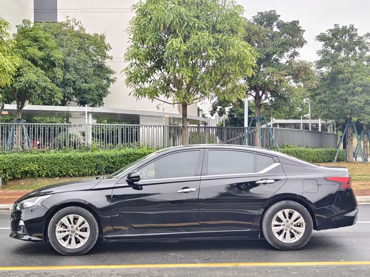 Фото 9 - Nissan Teana