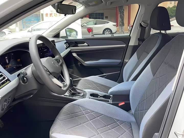 Фото 4 - Volkswagen Lavida