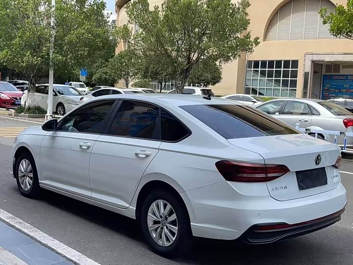 Фото 7 - Volkswagen Lavida