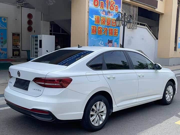 Фото 9 - Volkswagen Lavida