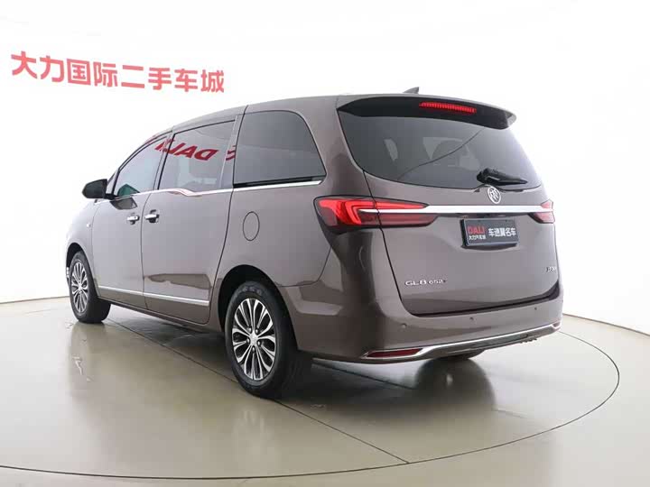 Фото 9 - Buick GL8 ES