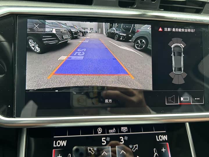 Фото 3 - Audi A6L