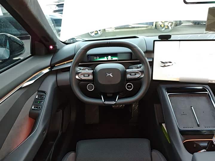 Фото 3 - XPeng P7