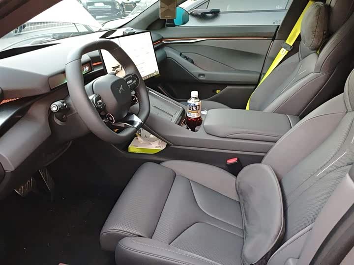 Фото 8 - XPeng P7