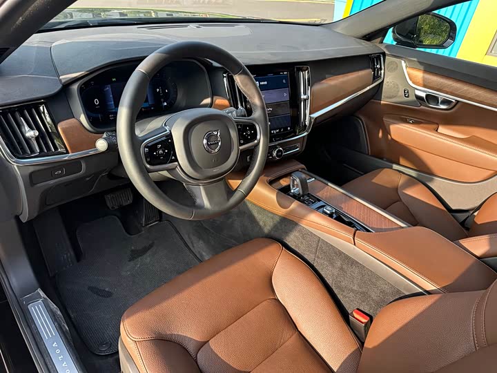 Фото 5 - Volvo S90