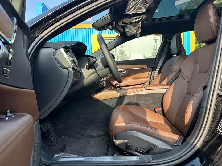 Фото 6 - Volvo S90