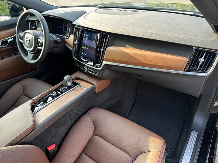 Фото 9 - Volvo S90