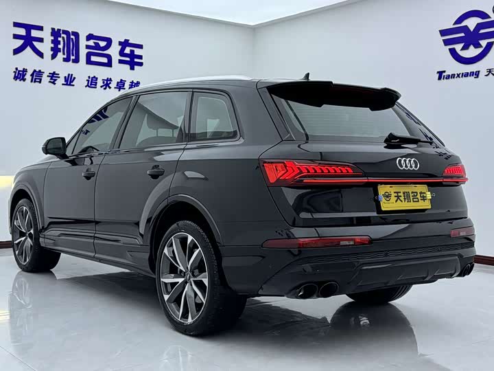 Фото 4 - Audi Q7