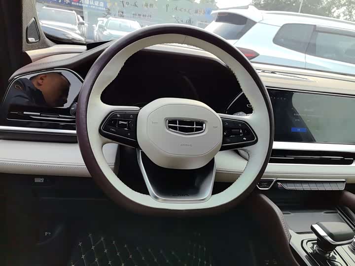 Фото 5 - Geely Monjaro