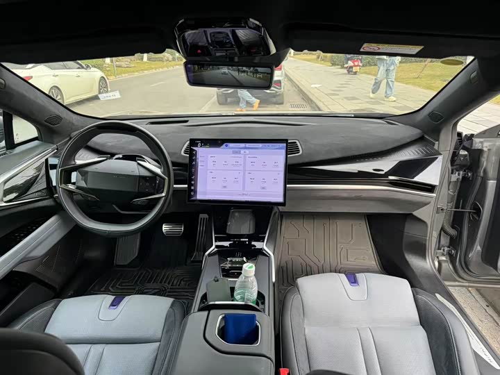 Фото 5 - HiPhi Z