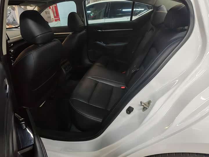 Фото 8 - Nissan Teana