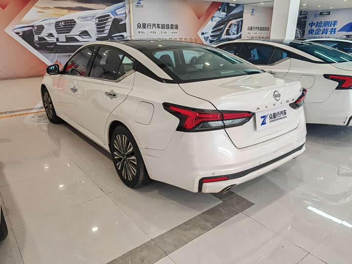 Фото 9 - Nissan Teana