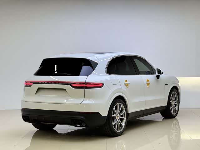 Фото 6 - Porsche Cayenne Hybrid