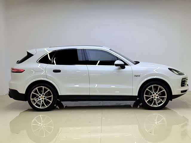 Фото 7 - Porsche Cayenne Hybrid