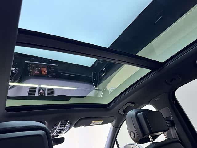 Фото 9 - Porsche Cayenne Hybrid