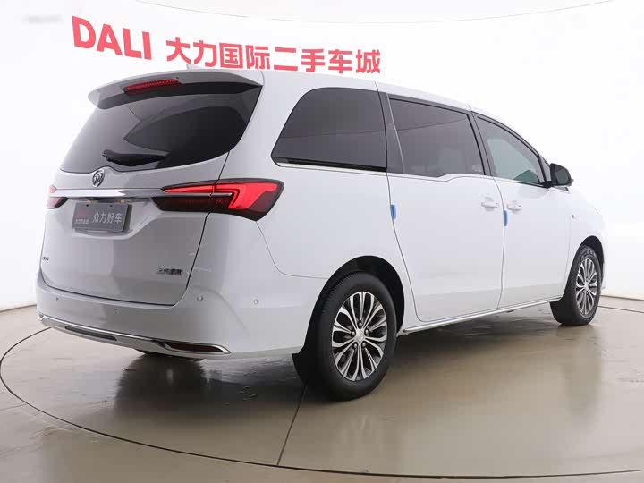 Фото 8 - Buick GL8 ES