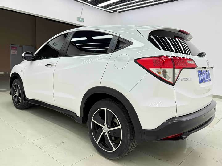 Фото 4 - Honda Vezel
