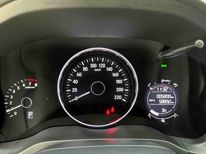 Фото 7 - Honda Vezel