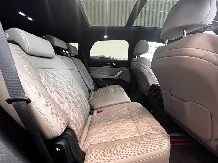 Фото 9 - BYD Tang Hybrid/EV