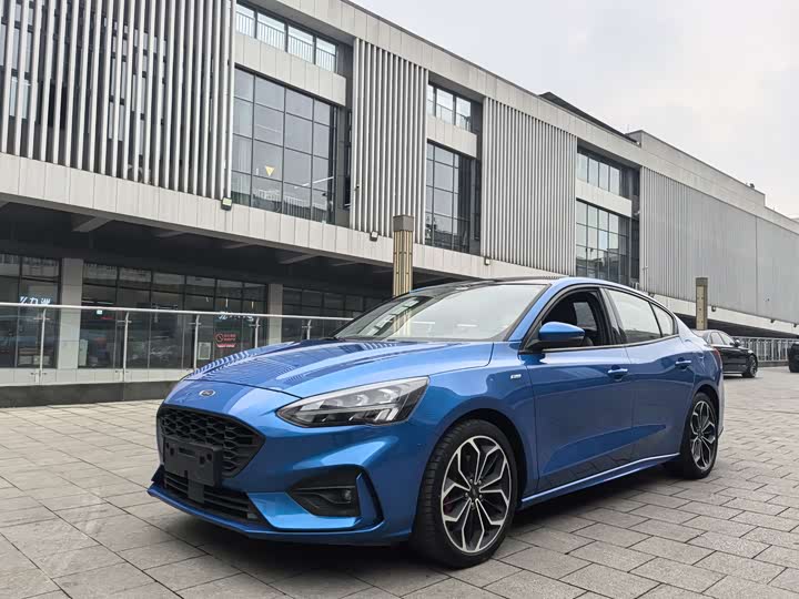 Фото 1 - Ford Focus