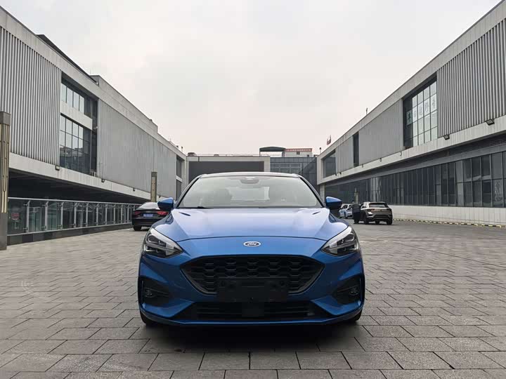 Фото 2 - Ford Focus