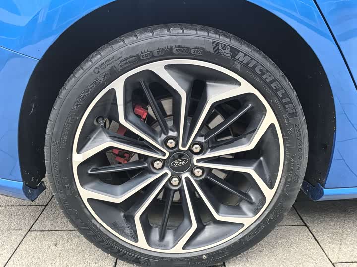 Фото 9 - Ford Focus