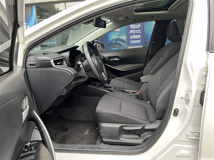 Фото 4 - Toyota Corolla